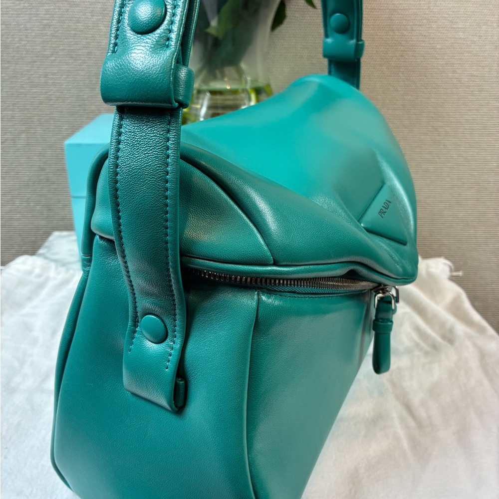 NWT Prada Nappa Leather Pavone Green Signaux Sacca Shoulder Bag - Retail $3500 - Picture 4 of 14